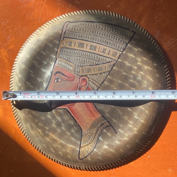 Regal Queen Nefertiti Gold and Black Decorative 9 inch Wall Decor. - Picture 3 of 7